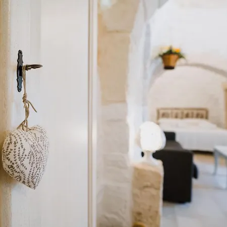 Trullo La Dama Forestiera Alberobello Exterior photo