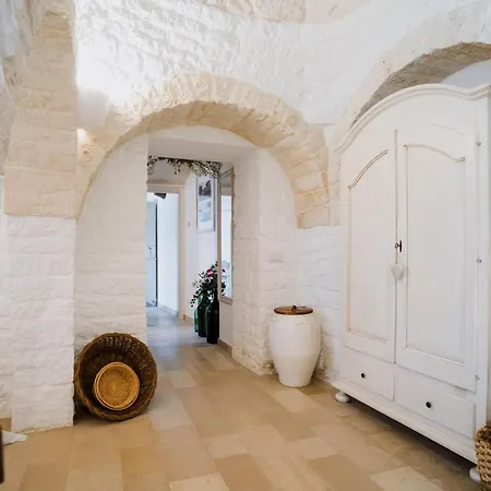 Trullo La Dama Forestiera Alberobello Exterior photo