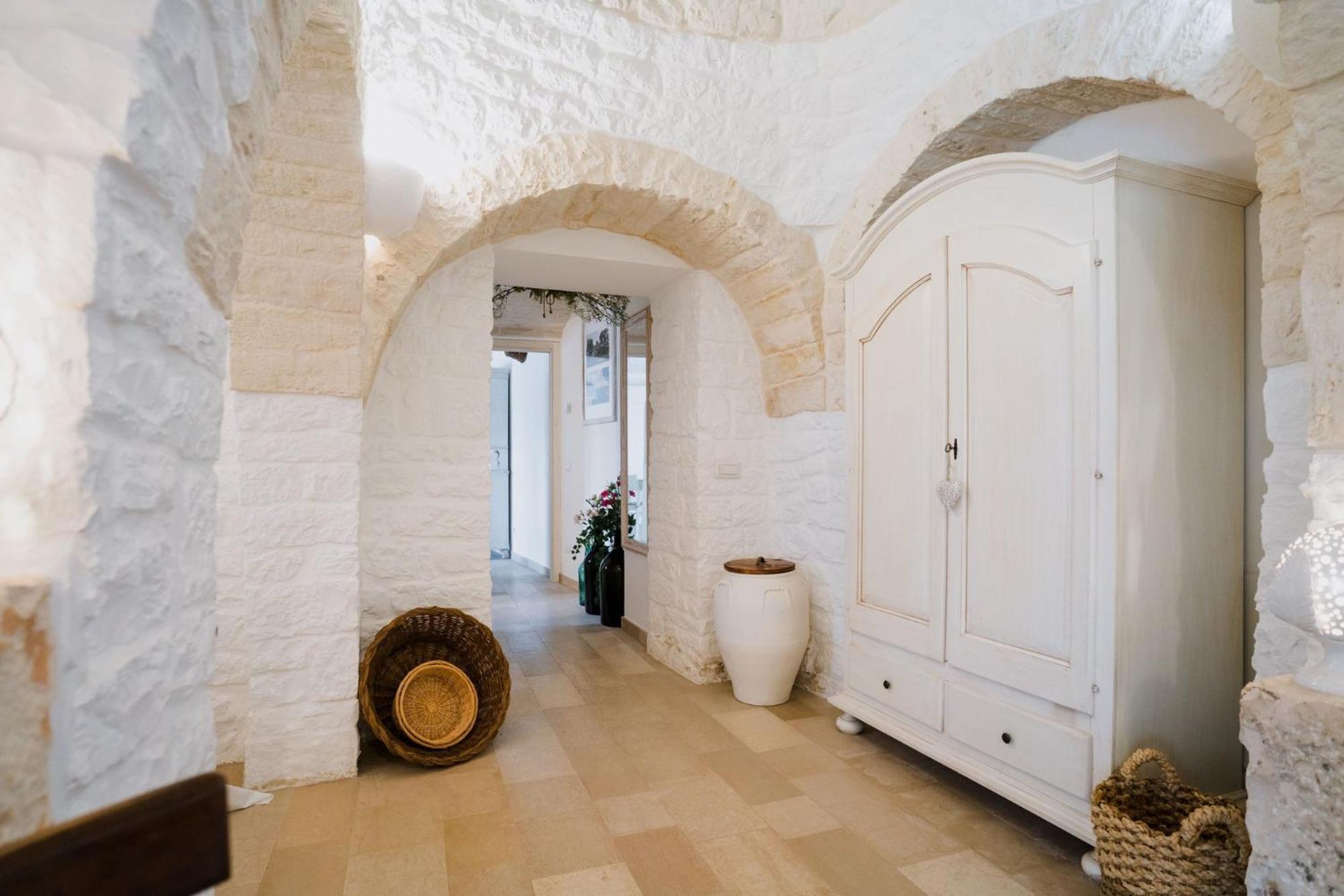 Trullo La Dama Forestiera Villa *